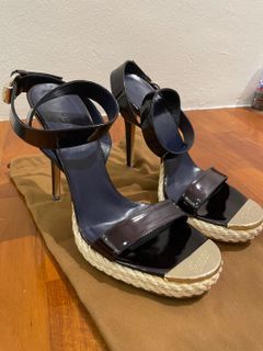 100+ affordable authentic sandals For Sale