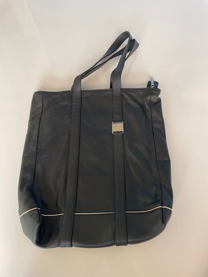 Moleskine store sling bag
