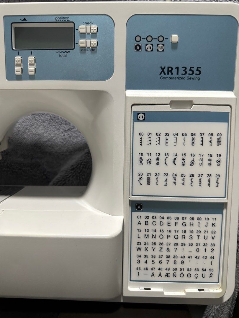 Brother Computerized Sewing Machine 130 stitch, Hobbies & Toys