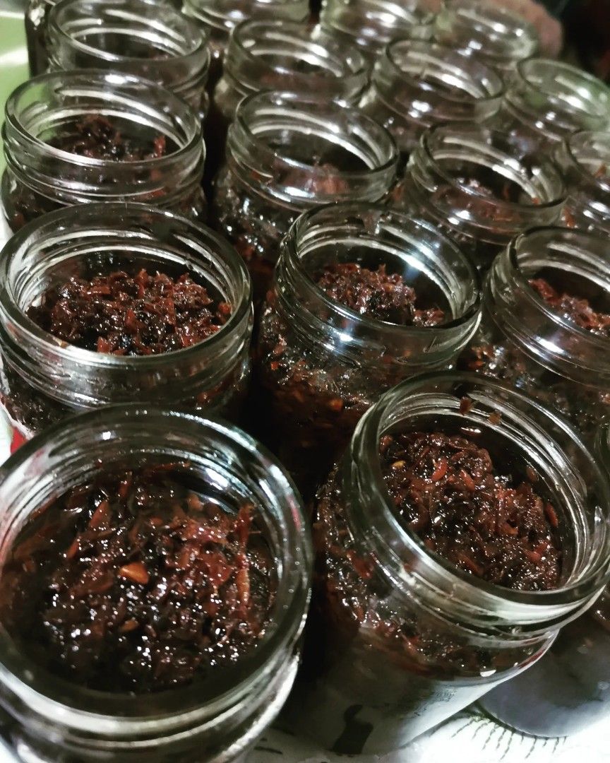 CHILI GARLIC OIL/ALAMANG GUISADO, Food & Drinks, Spice & Seasoning on