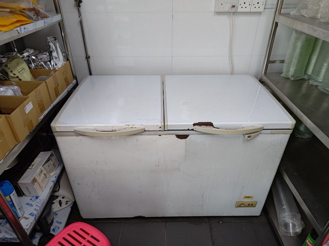 Closing Sale 2 doors chest freezer, TV & Home Appliances, Kitchen