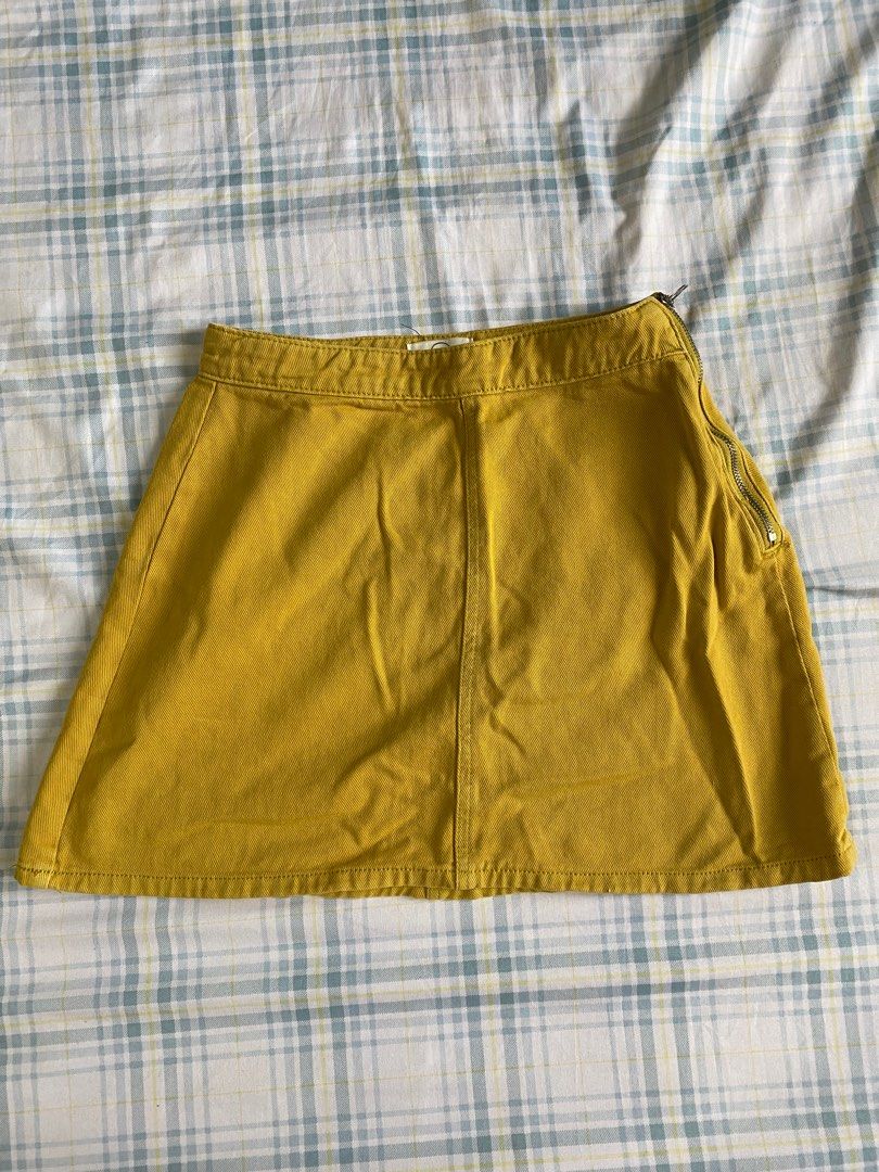 Cotton on Mustard A Line Skirt (Category: Skirts) located in Pasig City. Submitted by madebyclaive (Listing ID 1247024649, Image 1). Description: Cotton on A line skirt color: mustard yellow size: 22-24.