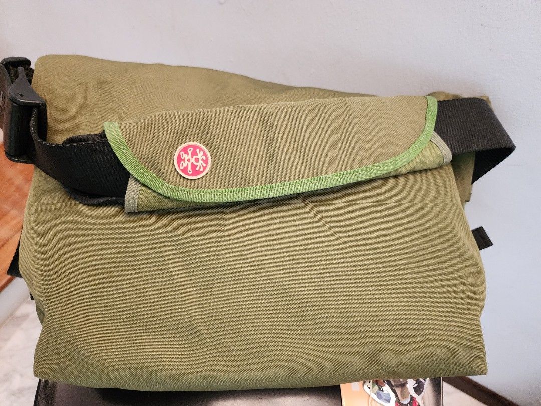 Crumpler Messenger bag, Men's Fashion, Bags, Sling Bags on Carousell