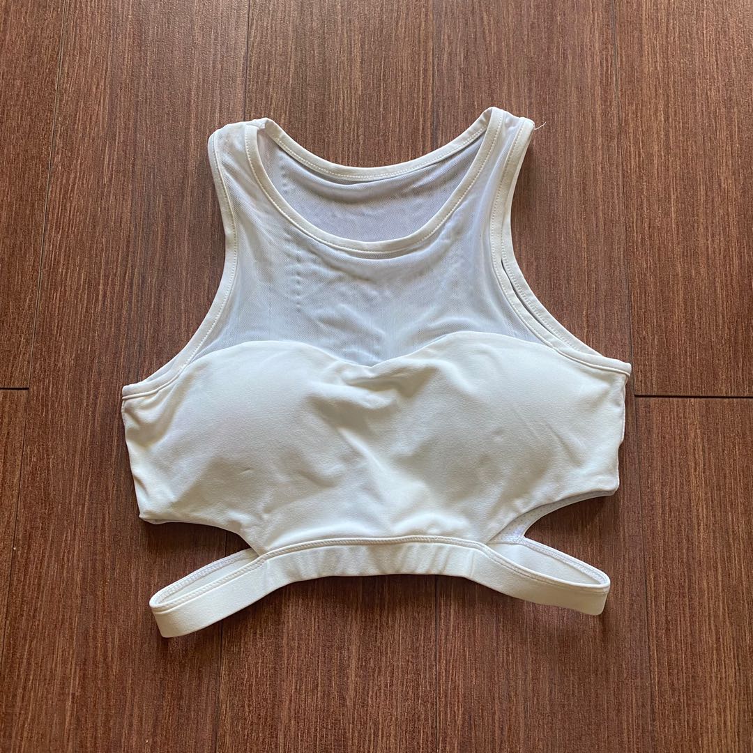 ALO Emulate Bra - Strawberry Lemonade - sz S, Olah Raga, Baju Olahraga di  Carousell