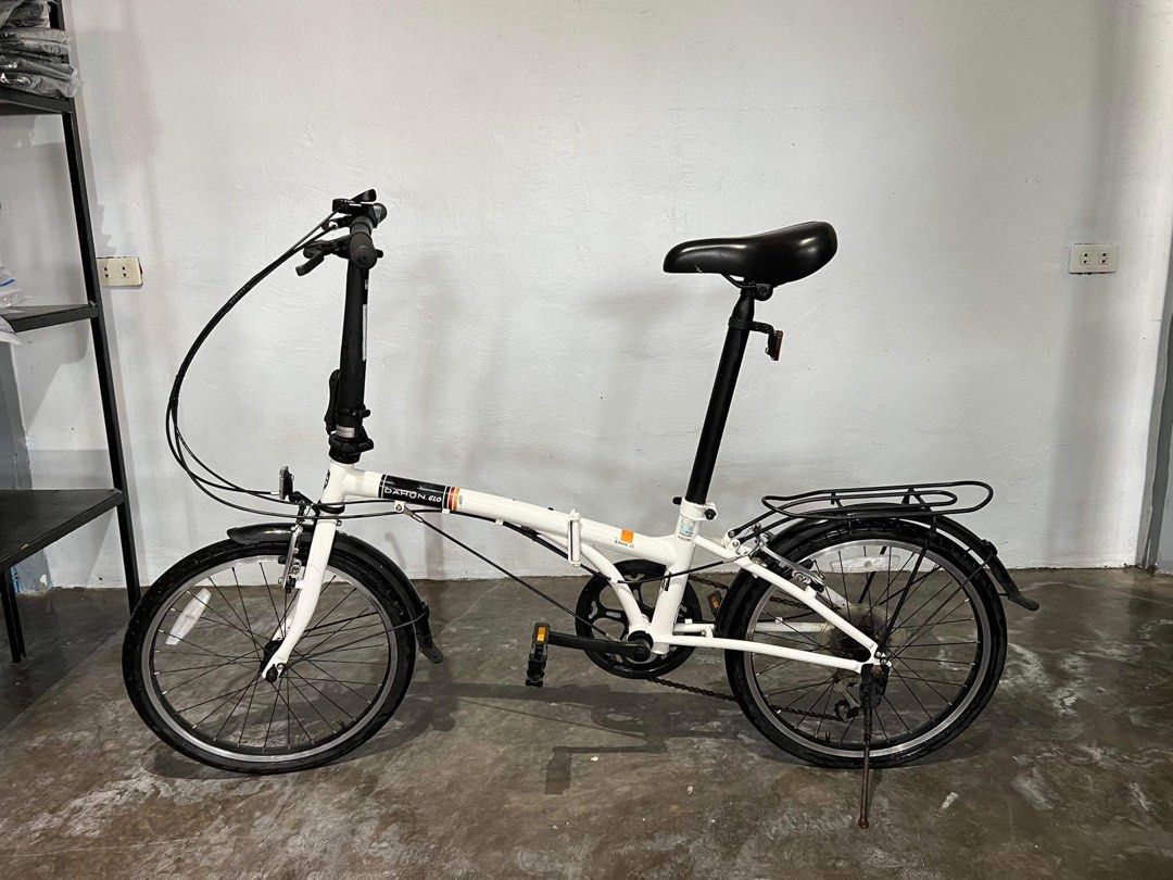 DAHON DREAM D6 folding bike (Category: Bicycles) located in Pinamalayan. Submitted by initialthriftstore (Listing ID 1246944415, Image 1). Description: FOR SALE‼️🫶🏻 DAHON DREAM D6 6 SPEED FOLDING BIKE Good - Very Good condition✅ Paint is still in good condition✅ Issue: flat tires and minimal rust in some parts ( Very minimal ) Bought if for ₱30k, see last pic for current market value price✅ SELLING price: ₱14,000php only (negotiable for sure bu