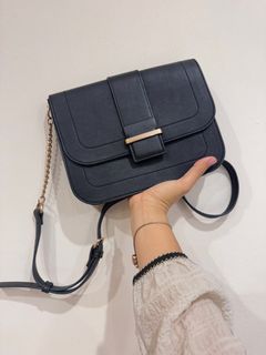 (Category: ) located in . Submitted by shopbuysellrepeat (Listing ID 1247056123, Image 1). Description: .