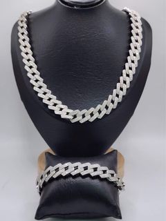 FASTBREAK SALE‼️Natural Diamonds  Bracelet & Necklace Carat: 27.35cts Clarity: VVS1 Color: F Weight: 304.42 Grams Necklace: 21" Bracelet: 8" Mounting: 18 Karat Gold