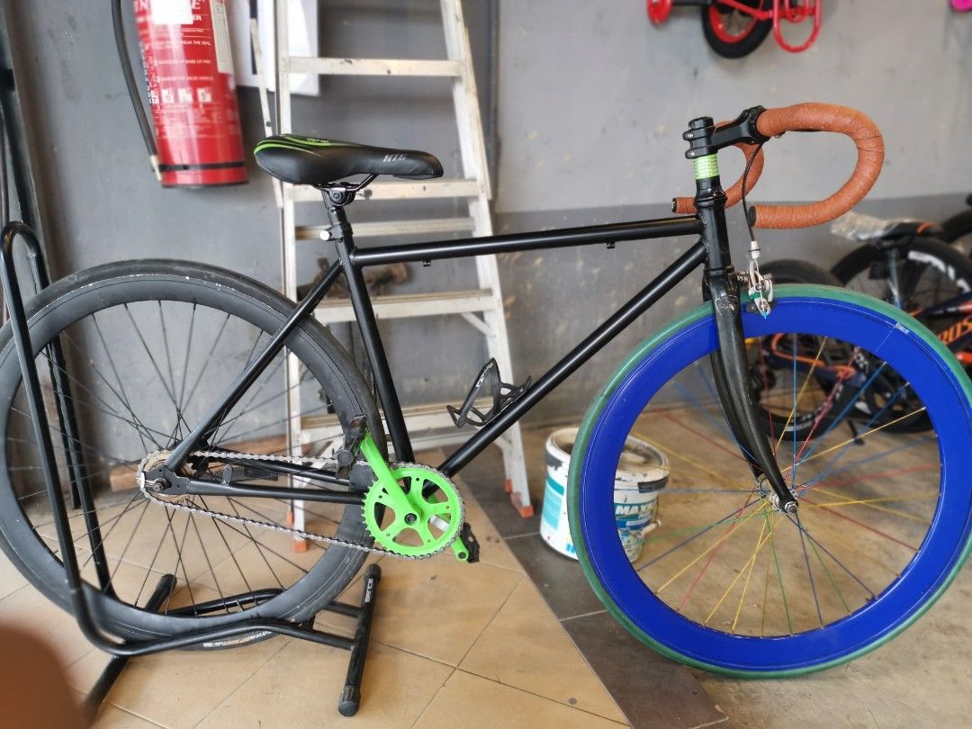 Fixie bicycle, Sports Equipment, Bicycles & Parts, Bicycles on Carousell