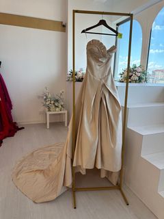 (Category: ) located in . Submitted by secondhandgowns (Listing ID 1247089097, Image 1). Description: .
