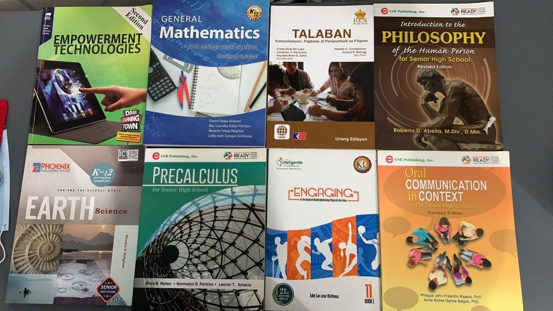 Stem 11 - 1st sem textbooks (Category: Textbooks) located in Caloocan City. Submitted by warren_143 (Listing ID 1247103905, Image 1). Description: mode of payment: gcash.