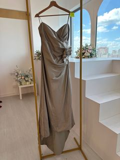 (Category: ) located in . Submitted by secondhandgowns (Listing ID 1247080839, Image 1). Description: .