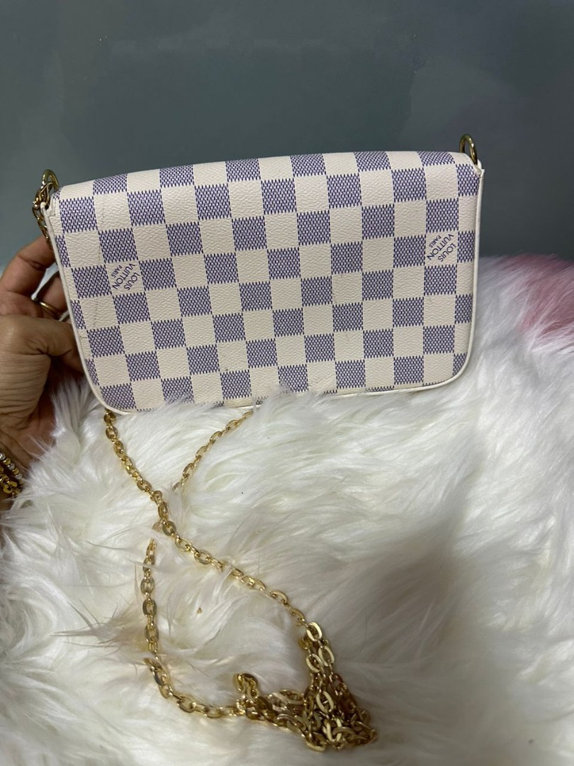 Harga hotsell beg lv