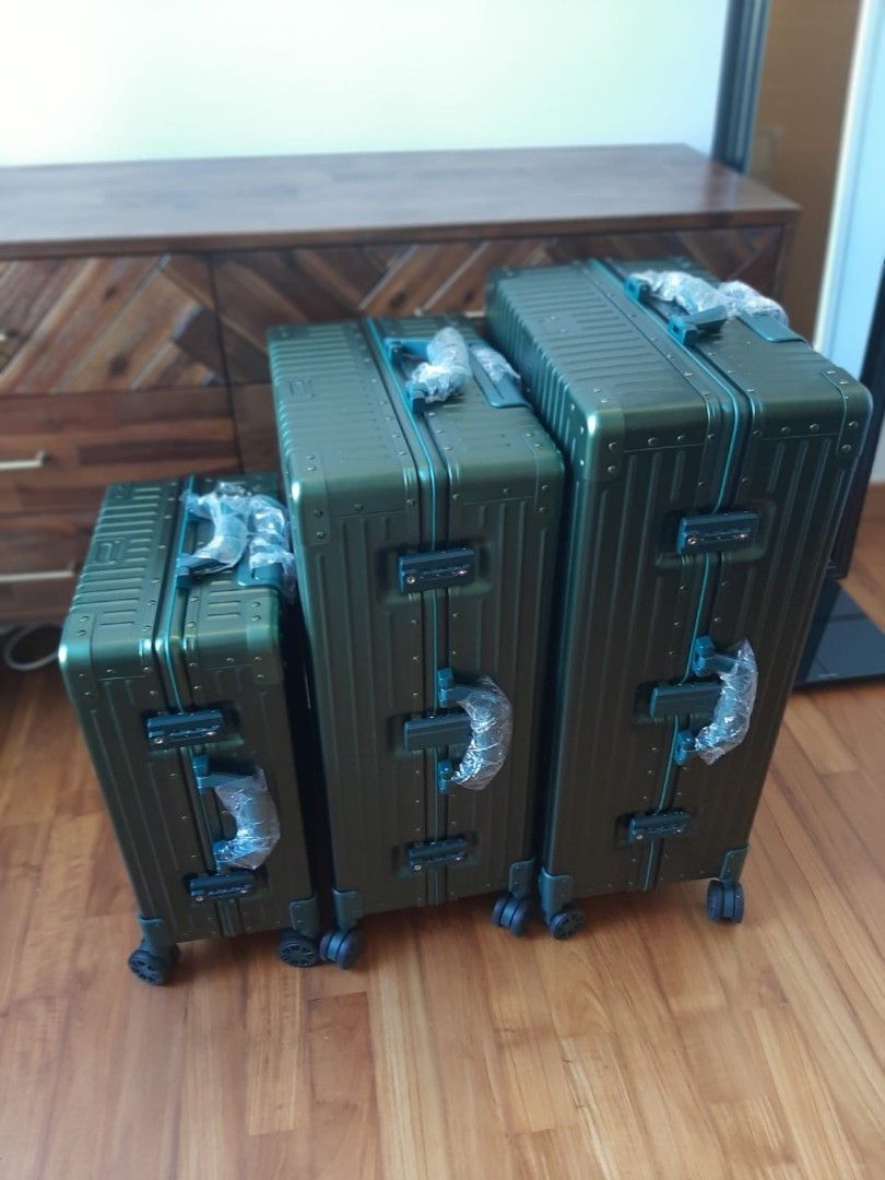 Hard case luggages, Hobbies & Toys, Travel, Luggage on Carousell