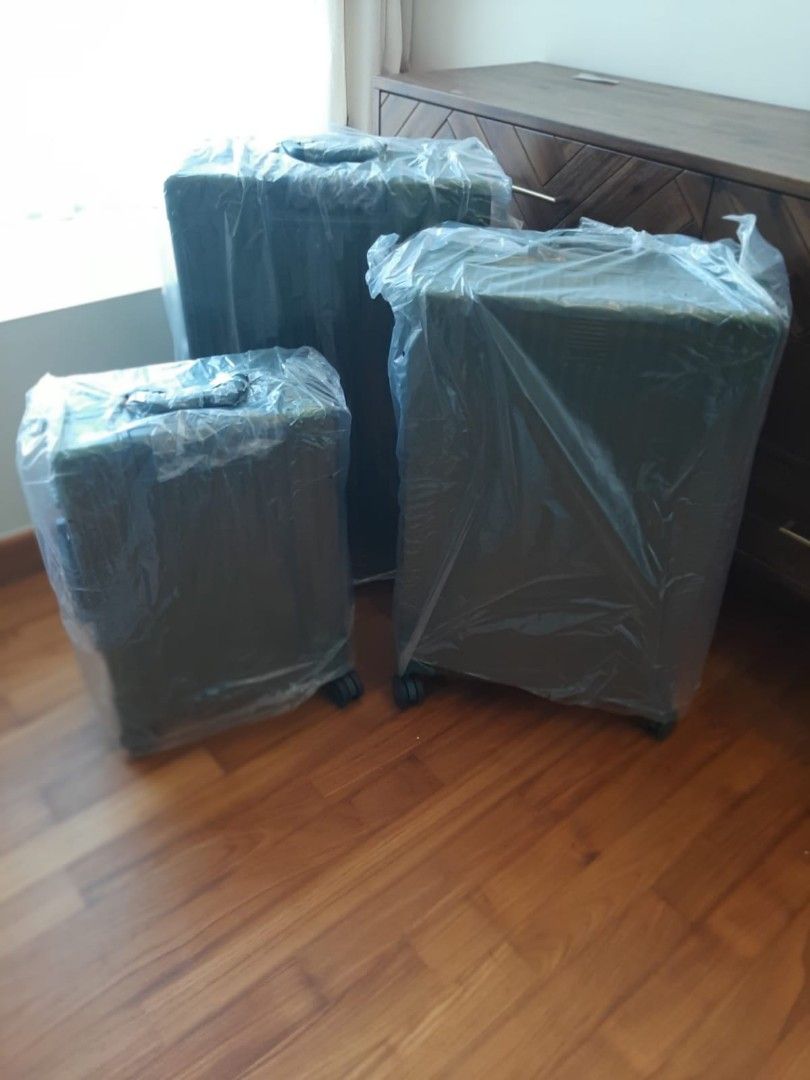 Hard case luggages, Hobbies & Toys, Travel, Luggage on Carousell
