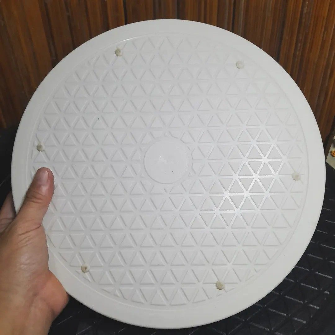 Heavy Duty Turntable (Category: Food Organization & Storage) located in Malolos. Submitted by jestrelita (Listing ID 1247066758, Image 2). Description: Heavy Duty Turntable P580 only - 25cm diameter - white rotating plate/stand - instant lazy susan - good condition 🇯🇵🏯👘👺🗾🍱🍜🍙.