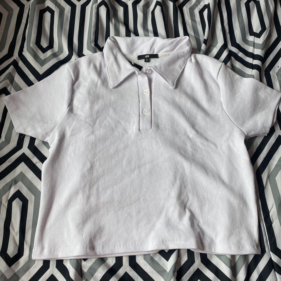 H&M Polo (Category: Blouses) located in San Pedro. Submitted by ay_declutter (Listing ID 1247058428, Image 1). Description: .