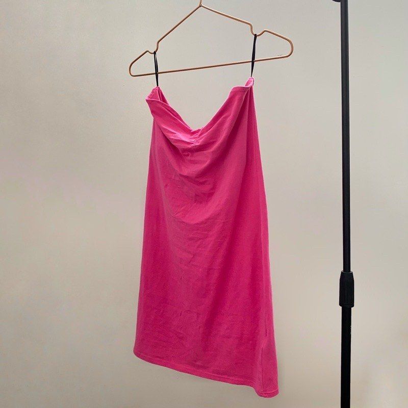 H&M tube mini dress (Category: Dresses) located in Las Pinas. Submitted by declutteringhm (Listing ID 1246964469, Image 1). Description: ABOUT THE DRESS: • tag size: Large • but can fit to size Medium • original H&M - PRELOVED tops - rarely used - good as new - actual photos posted - ONHAND READY TO SHIP - We will check & send photo of the item before packing. PM us for other inquiries.