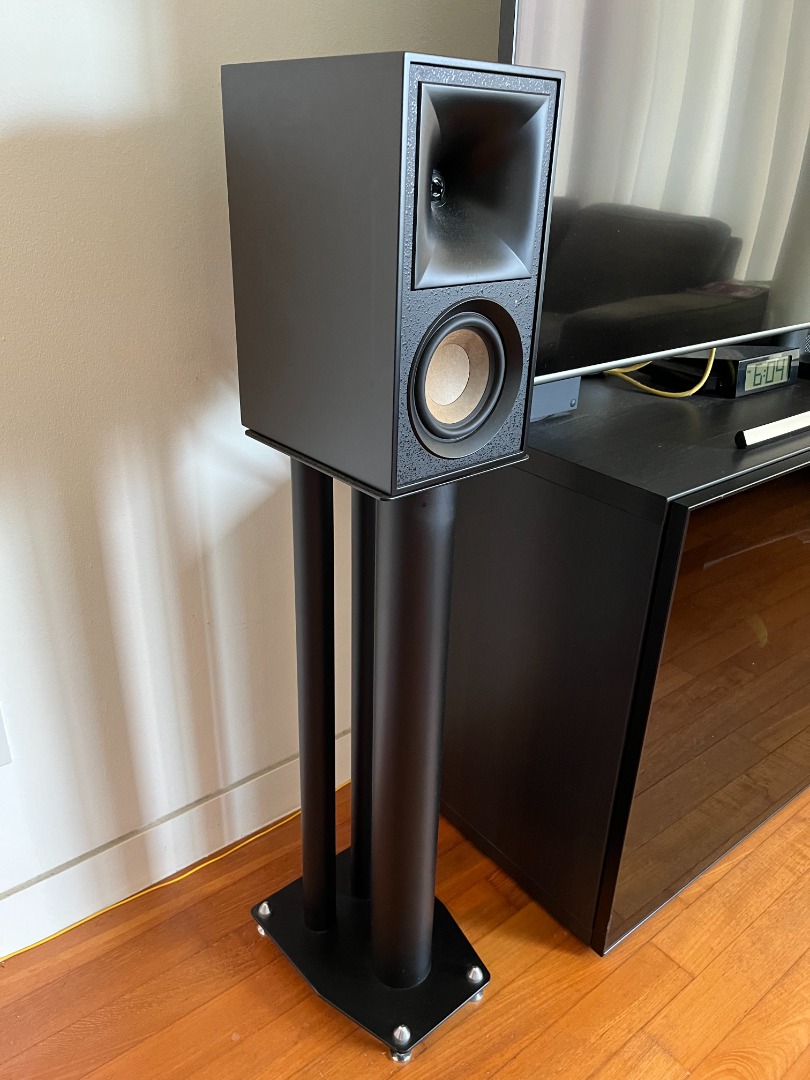 Klipsch The Fives (matte black) with speaker stand powered bookshelf