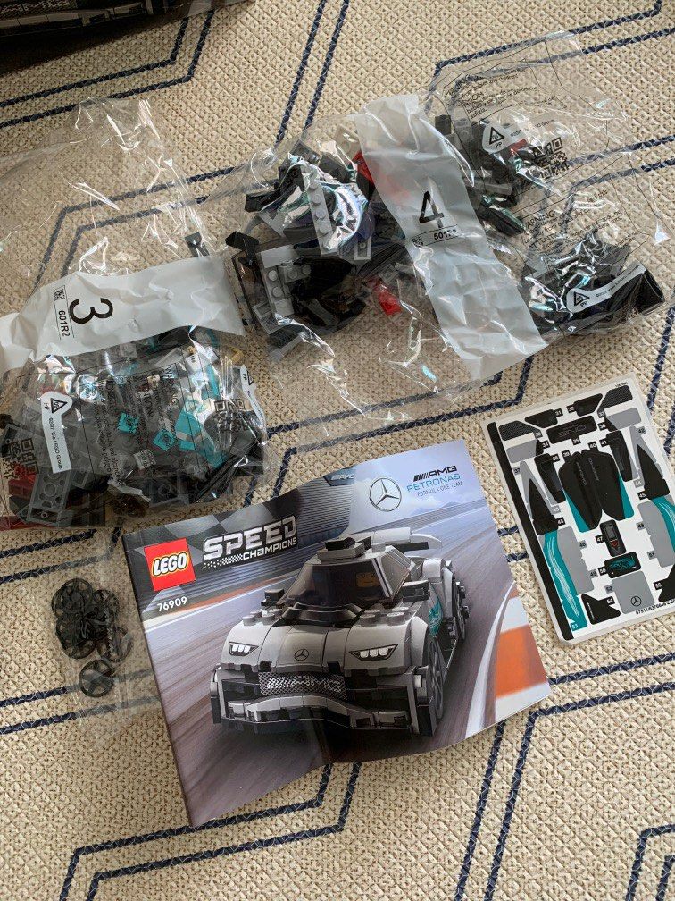 LEGO 76909 Mercedes-AMG F1 W12 E Performance & Mercedes-AMG Project One