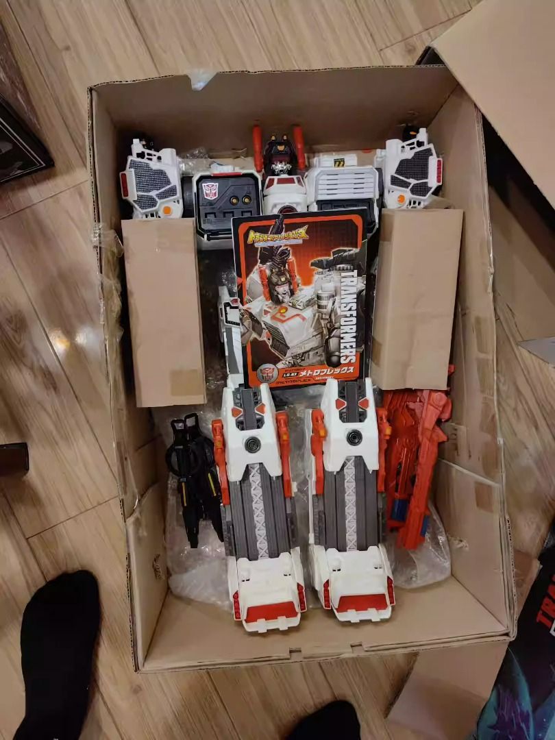 Takara Titan Metroplex : Transformers Legends LG-EX Metroplex Exclusive ...