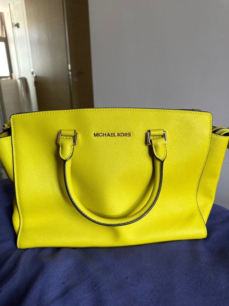 Lightly used Michael Kors Bag (Orange), Women's Fashion, Bags & Wallets, Tote  Bags on Carousell