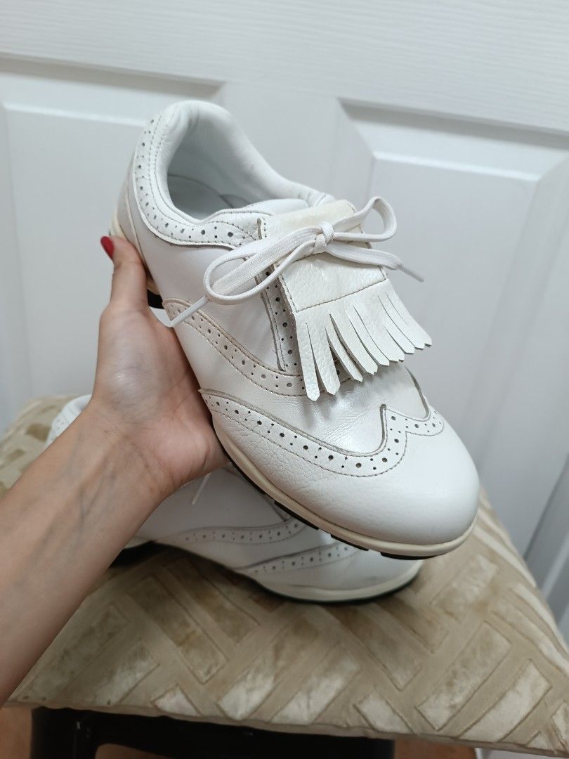 Louis castel on Carousell