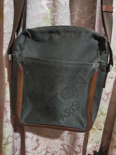 Louis Vuitton Authentic Sling Bag