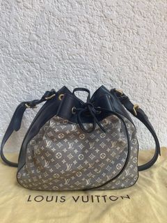 LOUIS VUITTON, a monogram canvas Limited Edition Sharon Stone Vanity  Souple Hobo Bag. - Bukowskis