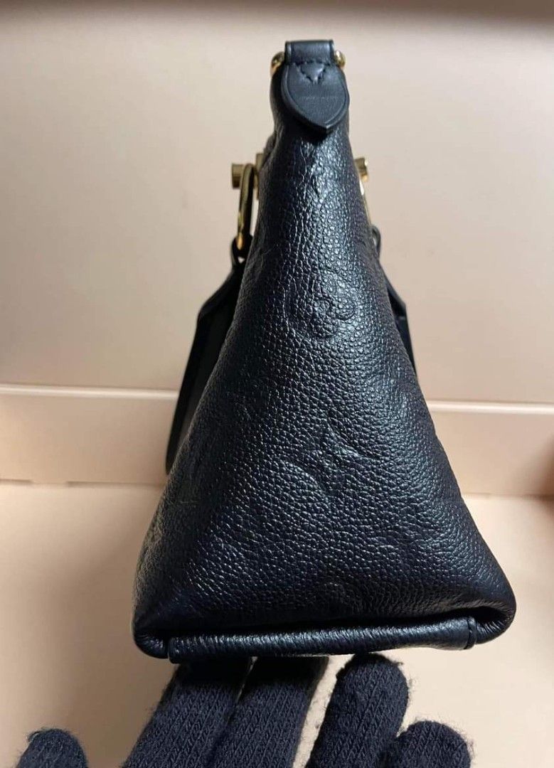 Louis Vuitton Lockmeto Tote Bag in Black Leather (Date code: AR2167)