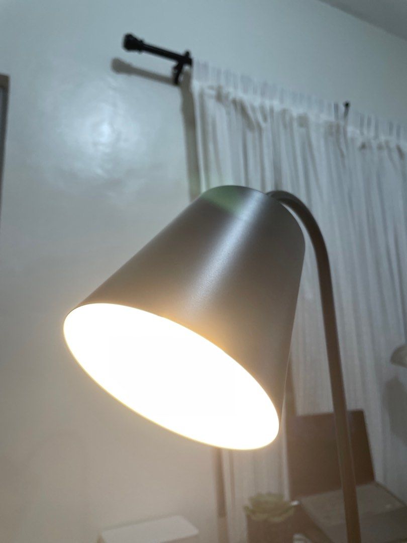 Mandaue Foam Floor Lamp on Carousell