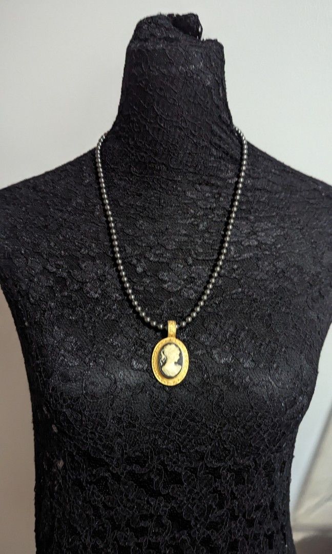 Marie Antoinette (Category: Necklaces) located in Quezon City. Submitted by ada_412 (Listing ID 1247074715, Image 1). Description: .