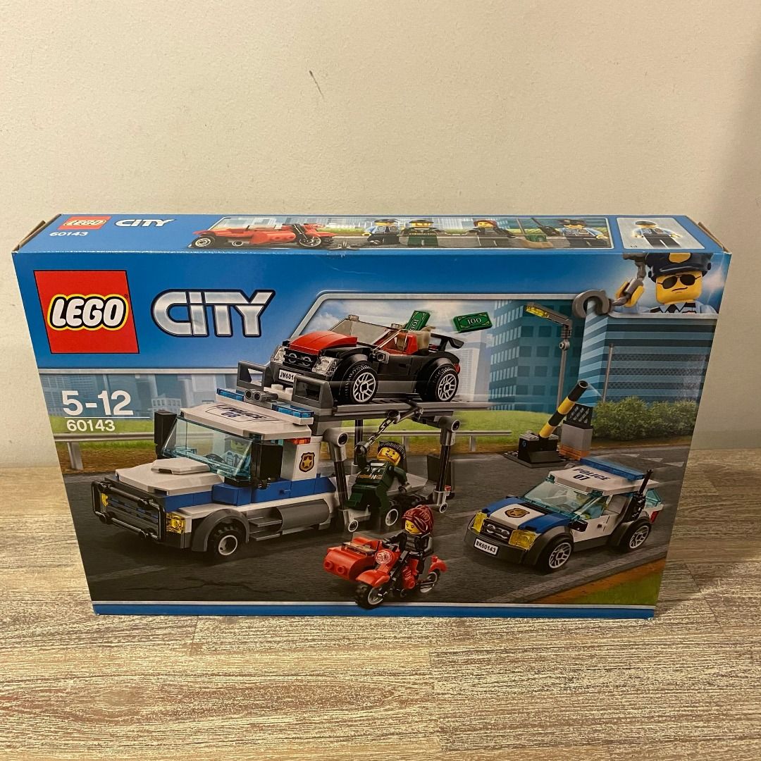 Lego police car best sale 2017