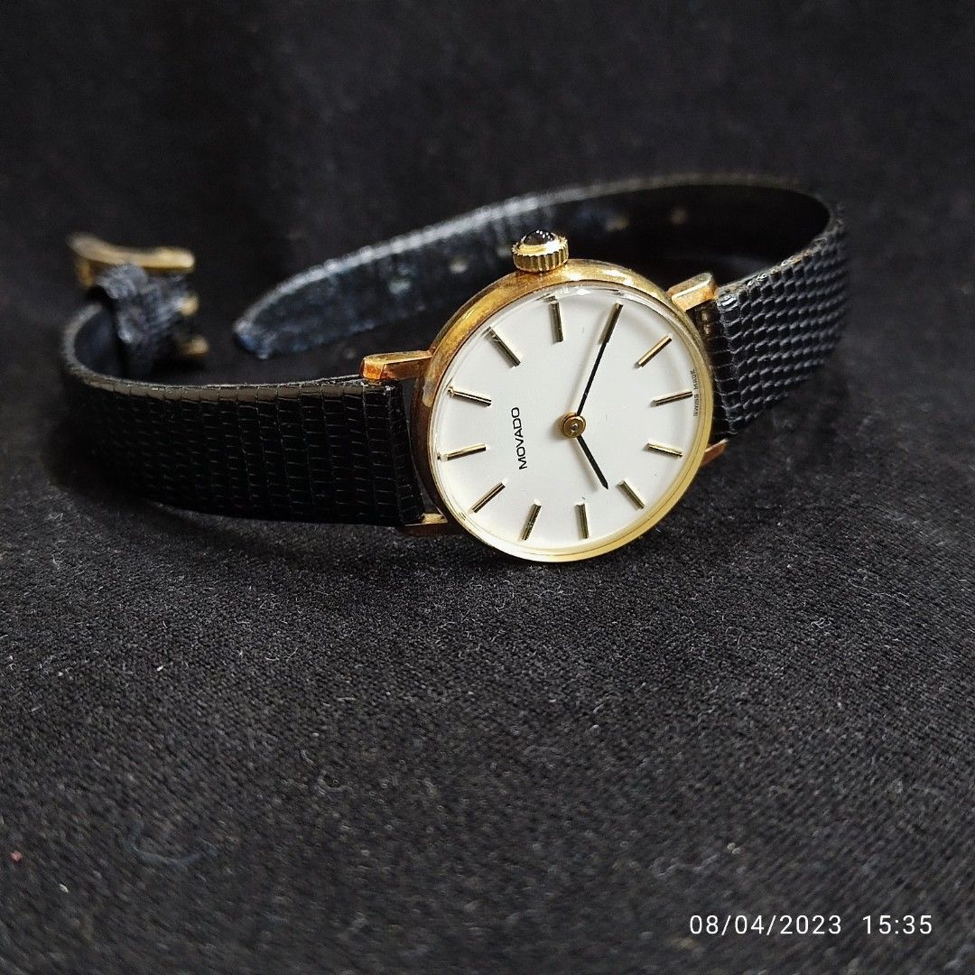 White dial outlet gold watch