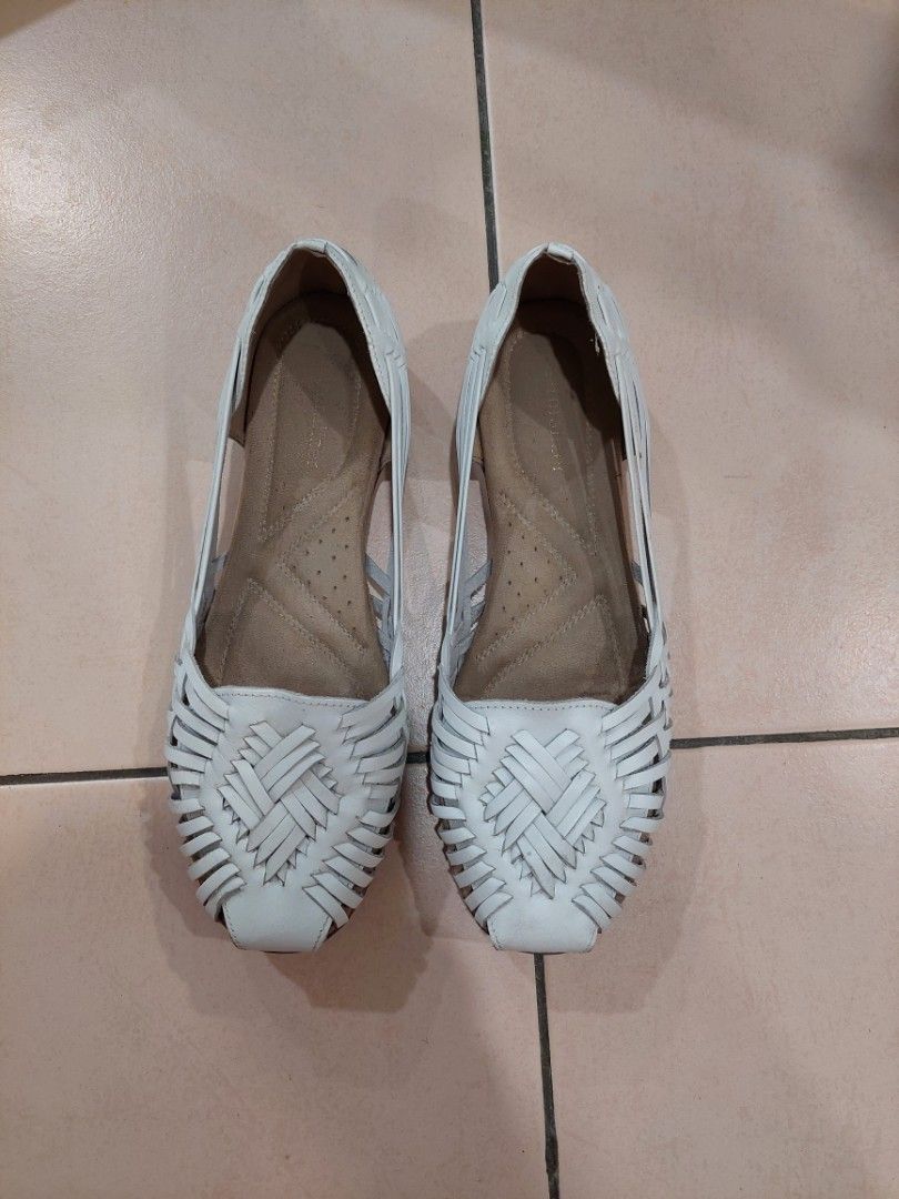 Naturalizer huarache sandals Women s Fashion Footwear Sandals on Carousell
