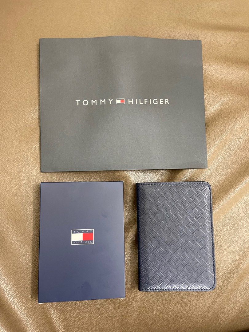 Tommy hilfiger shop passport cover
