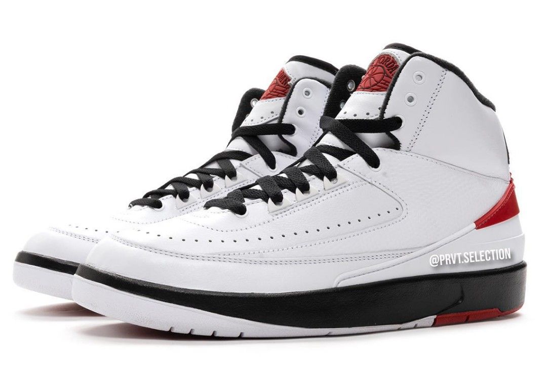 Nike Air Jordan Chicago, Men's Fashion, Footwear, Sneakers on Carousell