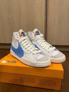 nike blazer mid 77 pacific blue on feet