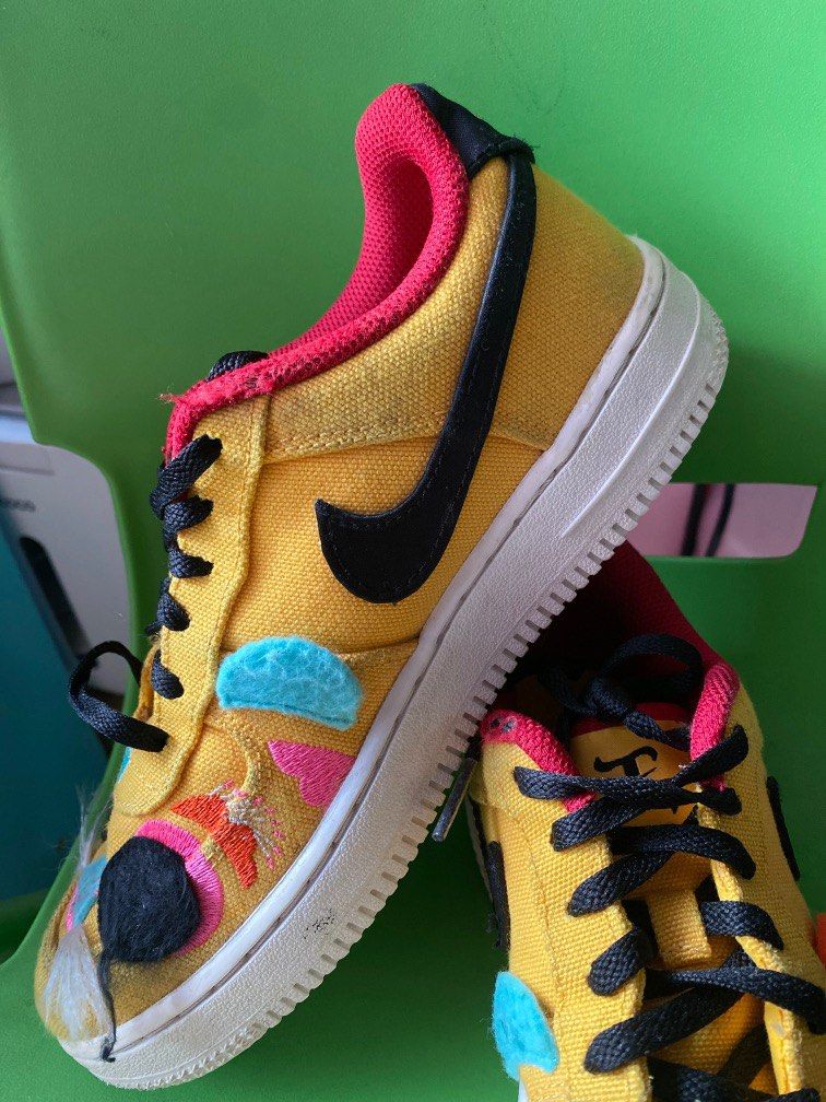 Gold nike shoes kids best sale