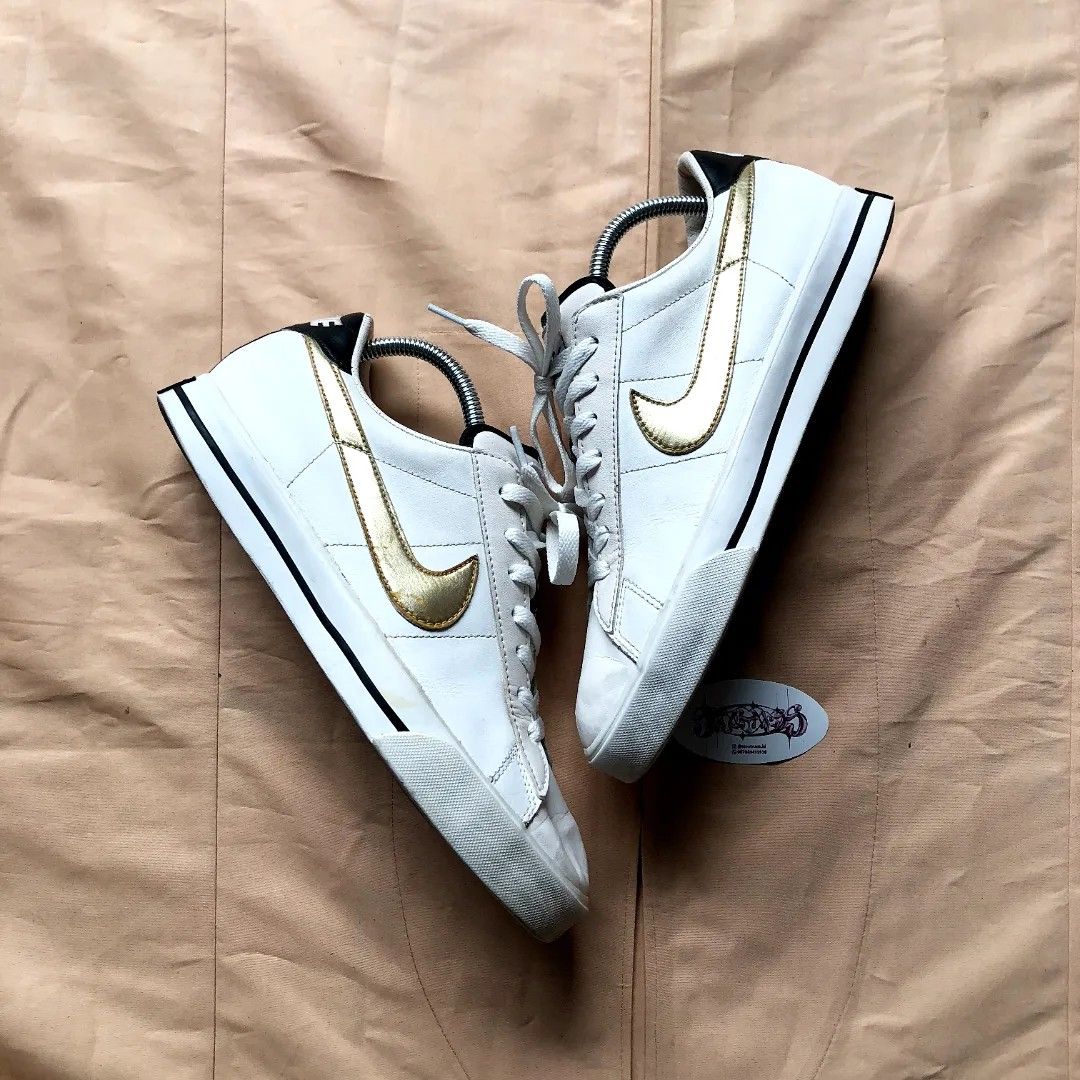 Nike classic leather sneakers clearance