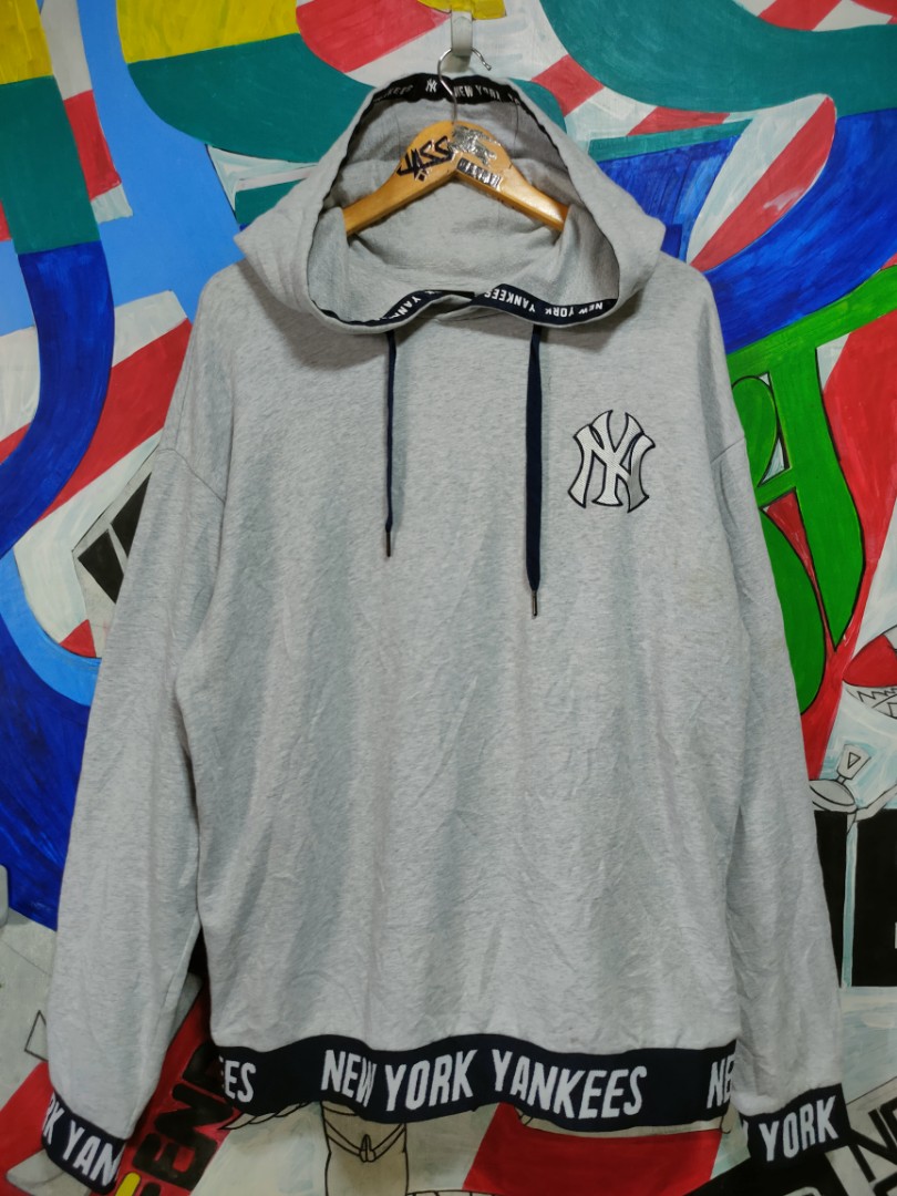 Mitchell and Ness New York Yankees Hoodie, Men's Fashion, Coats, Jackets  and Outerwear on Carousell