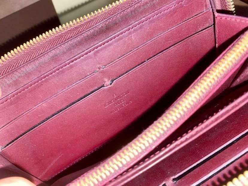 💯Original Preloved LOUIS VUITTON Long wallet (Category: Luxury Bags & Wallets) located in Marilao. Submitted by 12forkeeps (Listing ID 1247093894, Image 2). Description: 💯 Original Preloved Louis Vuitton Long wallet before price: 14,500 pesos NOW on SALE‼️ 13,500 pesos only ‼️ NOTE: Onhand in Japan 🇯🇵 (can ship to phils via EMS) Shipping fee will be shoulder by the buyer. OR ETA: Aug 26,2023 Pm for sure buyer🫶🏼.