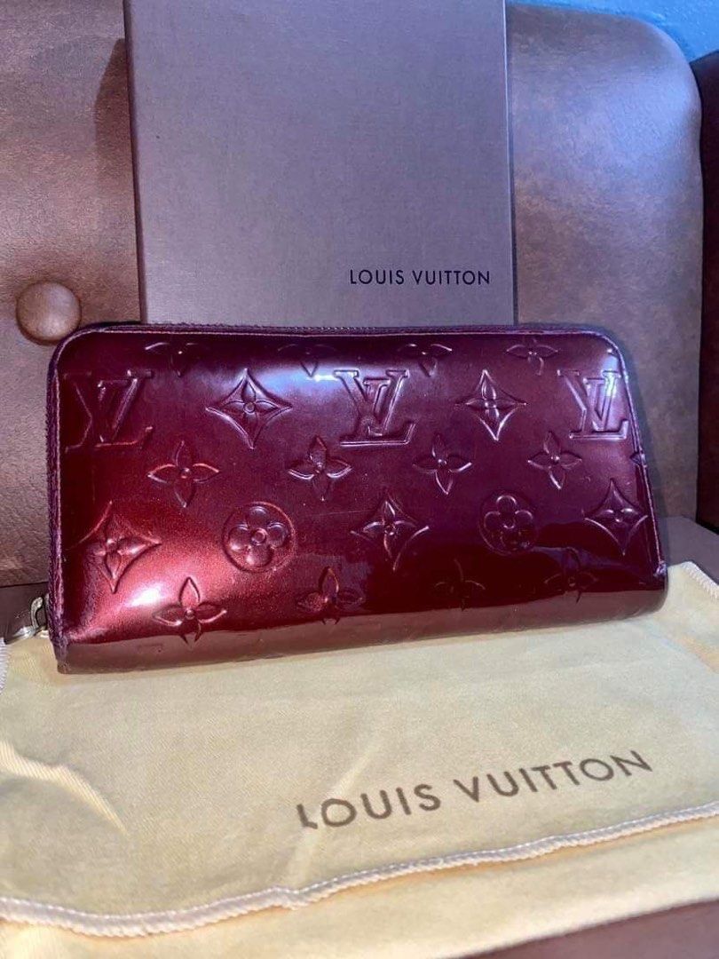 💯Original Preloved LOUIS VUITTON Long wallet (Category: Luxury Bags & Wallets) located in Marilao. Submitted by 12forkeeps (Listing ID 1247093894, Image 1). Description: 💯 Original Preloved Louis Vuitton Long wallet before price: 14,500 pesos NOW on SALE‼️ 13,500 pesos only ‼️ NOTE: Onhand in Japan 🇯🇵 (can ship to phils via EMS) Shipping fee will be shoulder by the buyer. OR ETA: Aug 26,2023 Pm for sure buyer🫶🏼.