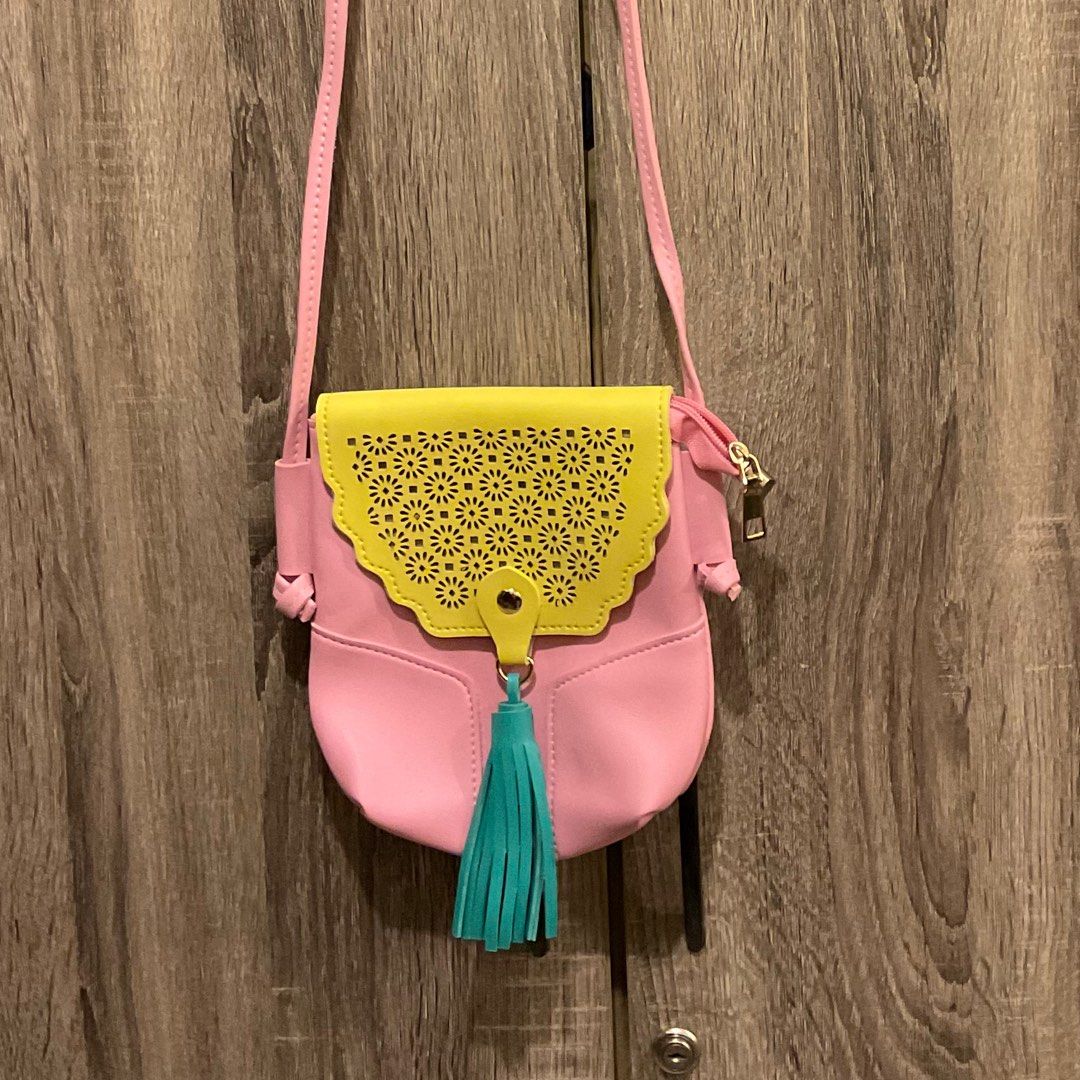 Aldo Sling Bag (Light Pink), Women's Fashion, Bags & Wallets, Cross-body  Bags on Carousell