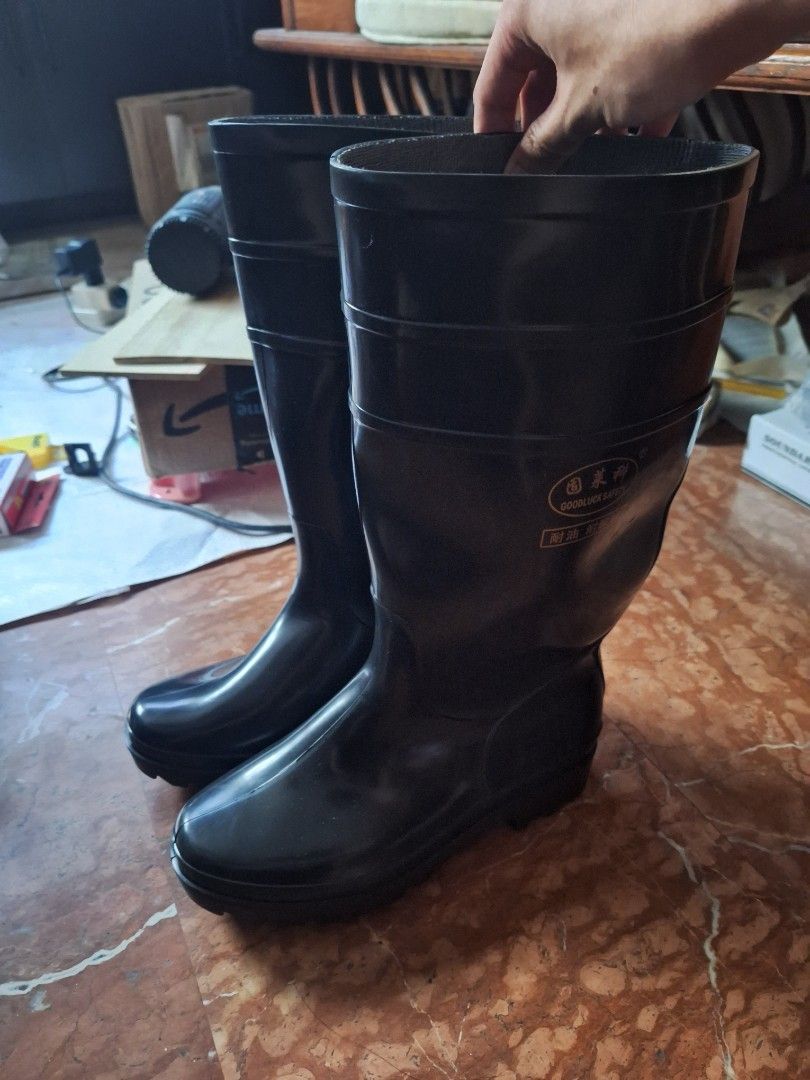 Wellington boots near best sale me
