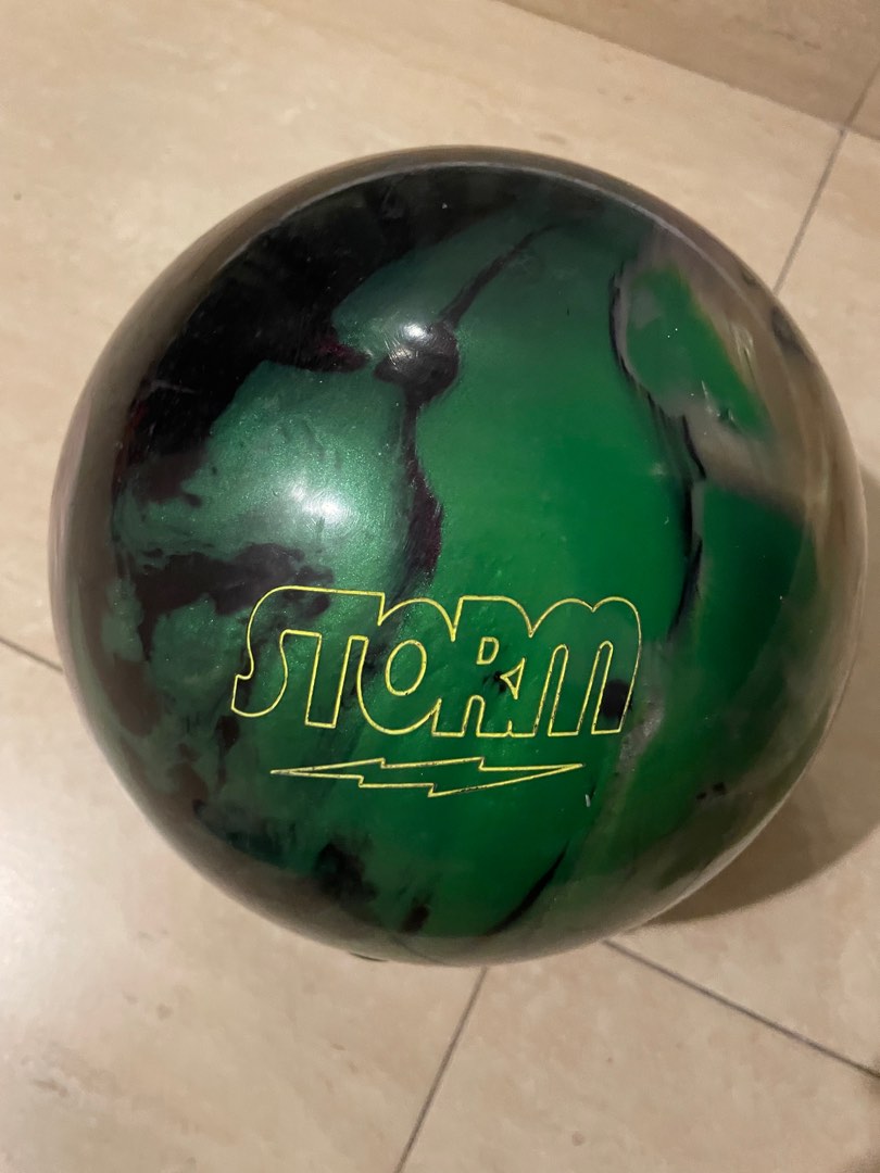 REACTIVE STORM INTENSE 14lbs BOWLING BALL , Sports Equipment, Sports
