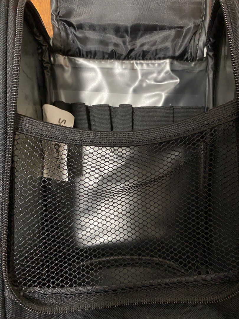 Samsonite large sturdy almost brand new toiletry wash bag, Hobbies