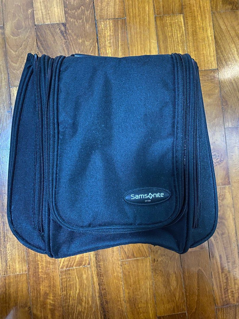 Samsonite large sturdy almost brand new toiletry wash bag, Hobbies