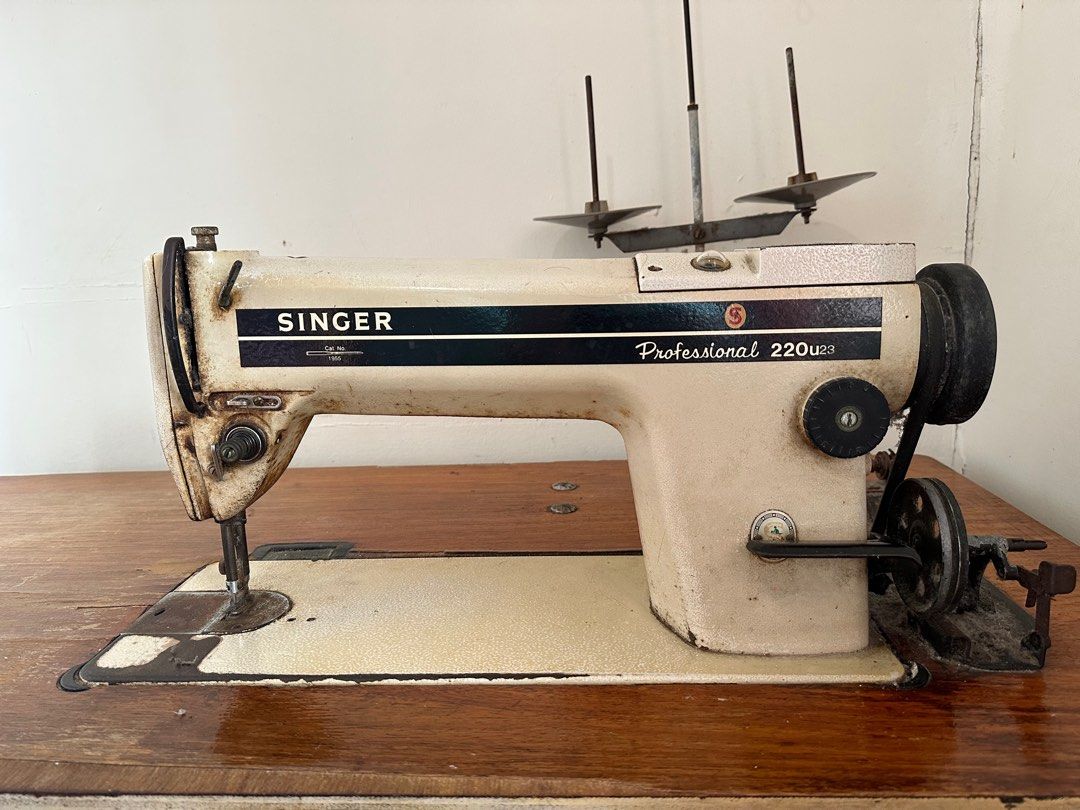 SINGER 191 D300AA Industrial Heavy Duty Sewing Machine