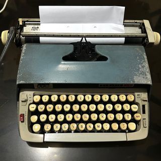 Smith Corona Classic 12 Manual Typewriter