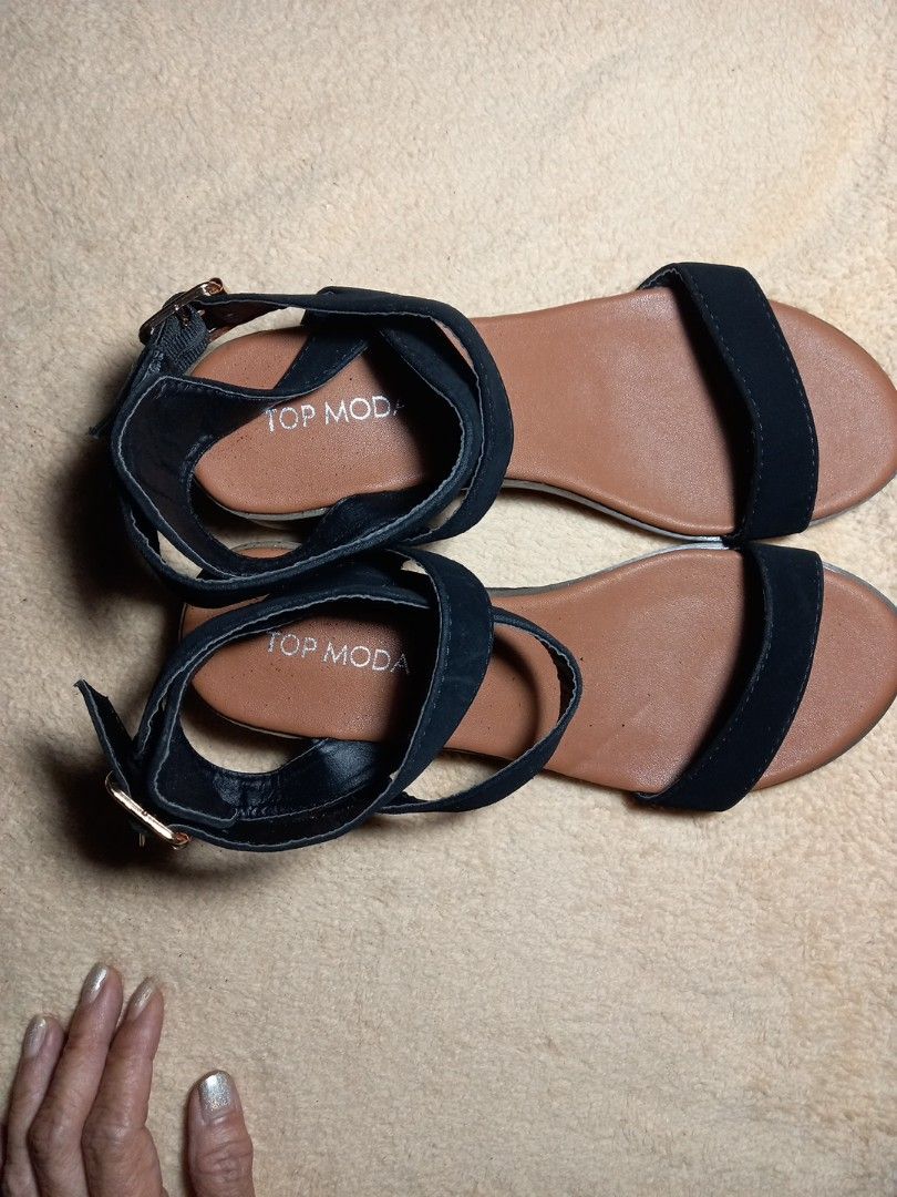 Top moda hotsell black sandals